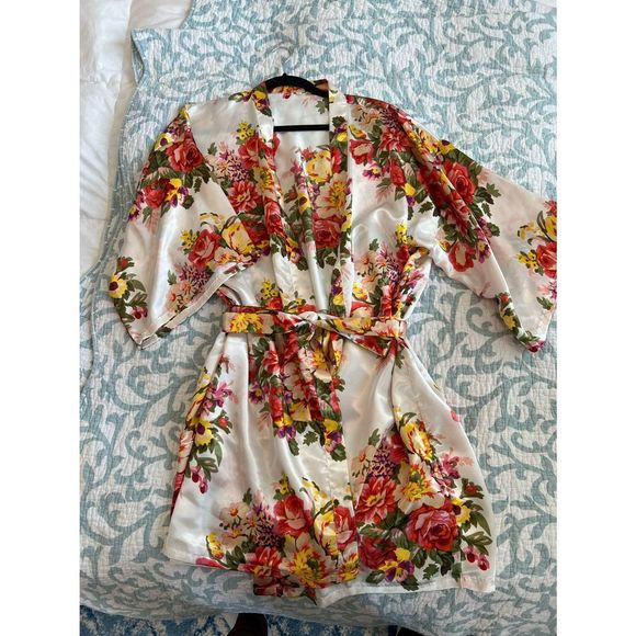 Bridal Robe - Picture 3 of 3